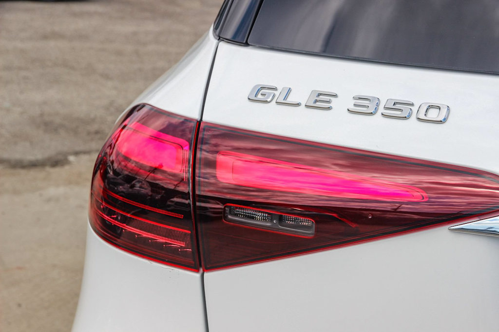 Thumbnail: 2026 Mercedes-Benz GLE - 18