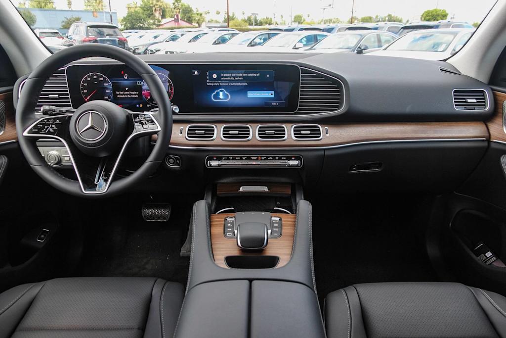 Thumbnail: 2026 Mercedes-Benz GLE - 2