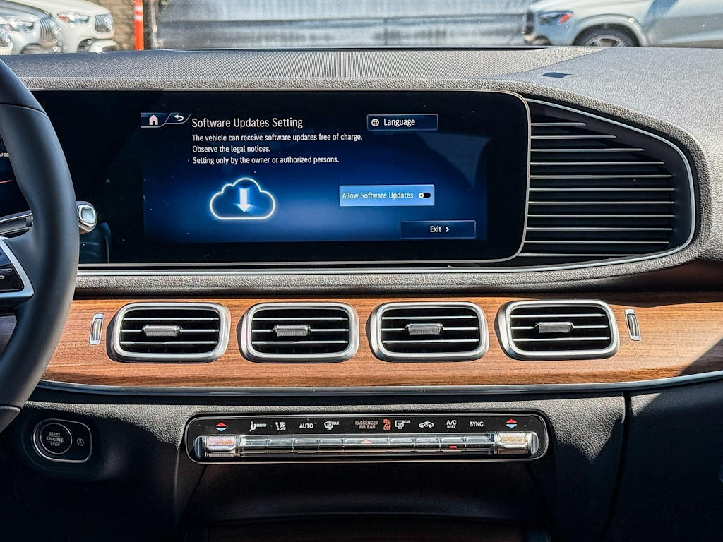 Thumbnail: 2025 Mercedes-Benz GLE - 13