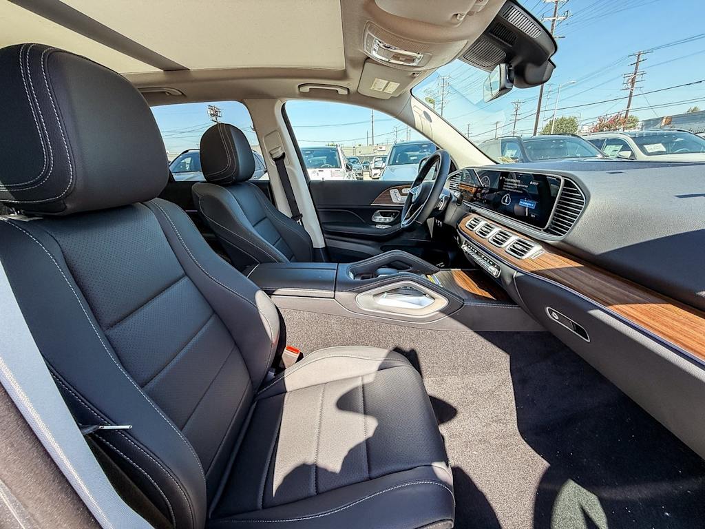 Thumbnail: 2025 Mercedes-Benz GLE - 9