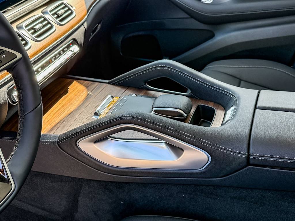 Thumbnail: 2025 Mercedes-Benz GLE - 23