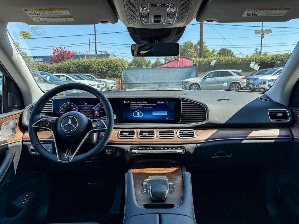 Thumbnail: 2025 Mercedes-Benz GLE - 2