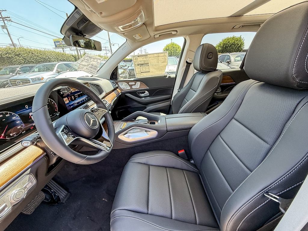 Thumbnail: 2025 Mercedes-Benz GLE - 10