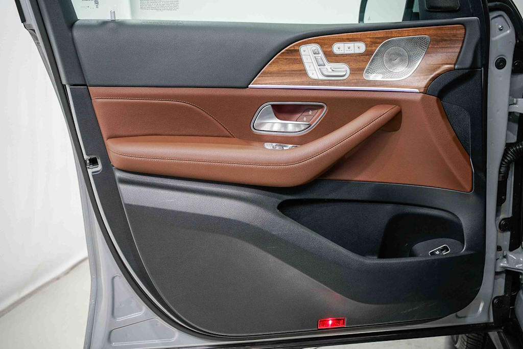 Thumbnail: 2026 Mercedes-Benz GLE - 21