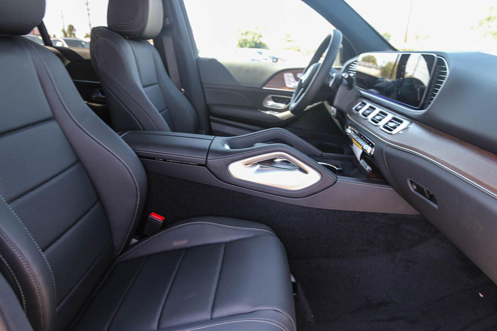 Thumbnail: 2026 Mercedes-Benz GLE - 10