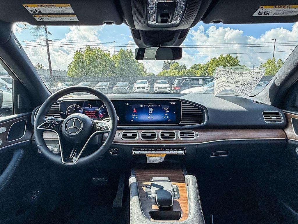 Thumbnail: 2026 Mercedes-Benz GLE - 2