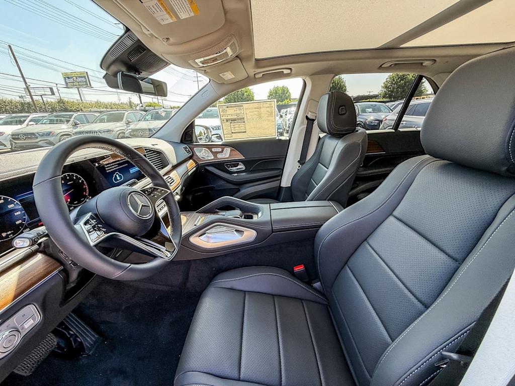 Thumbnail: 2025 Mercedes-Benz GLE - 10