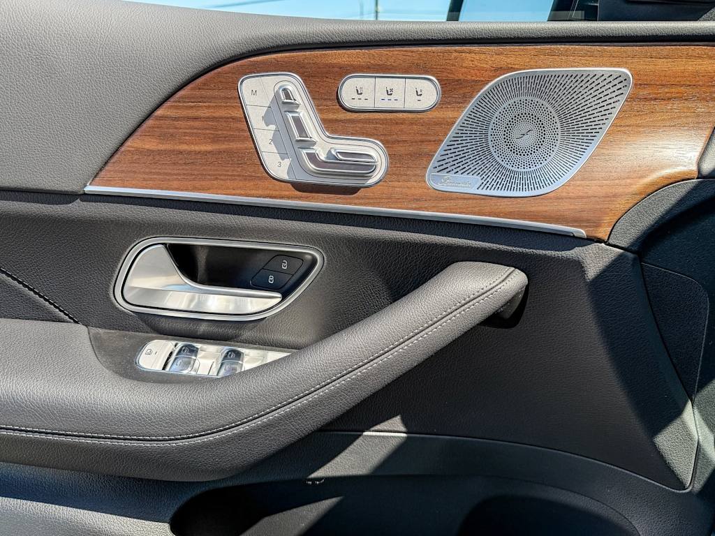 Thumbnail: 2025 Mercedes-Benz GLE - 25