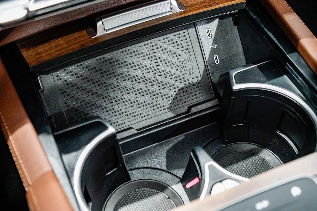 Thumbnail: 2025 Mercedes-Benz GLE - 25