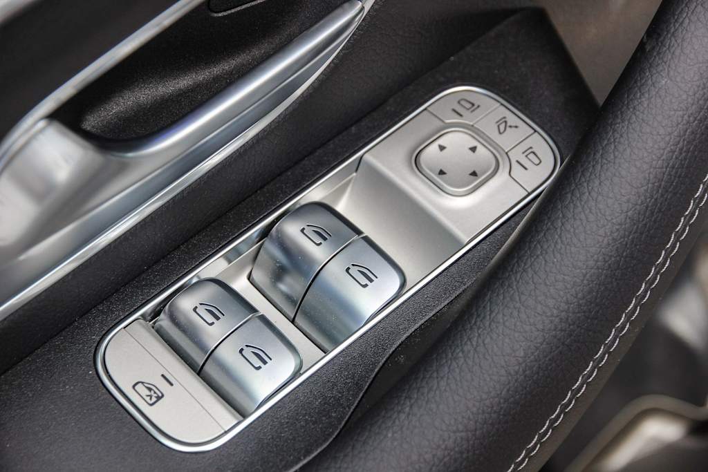 Thumbnail: 2026 Mercedes-Benz GLE - 24