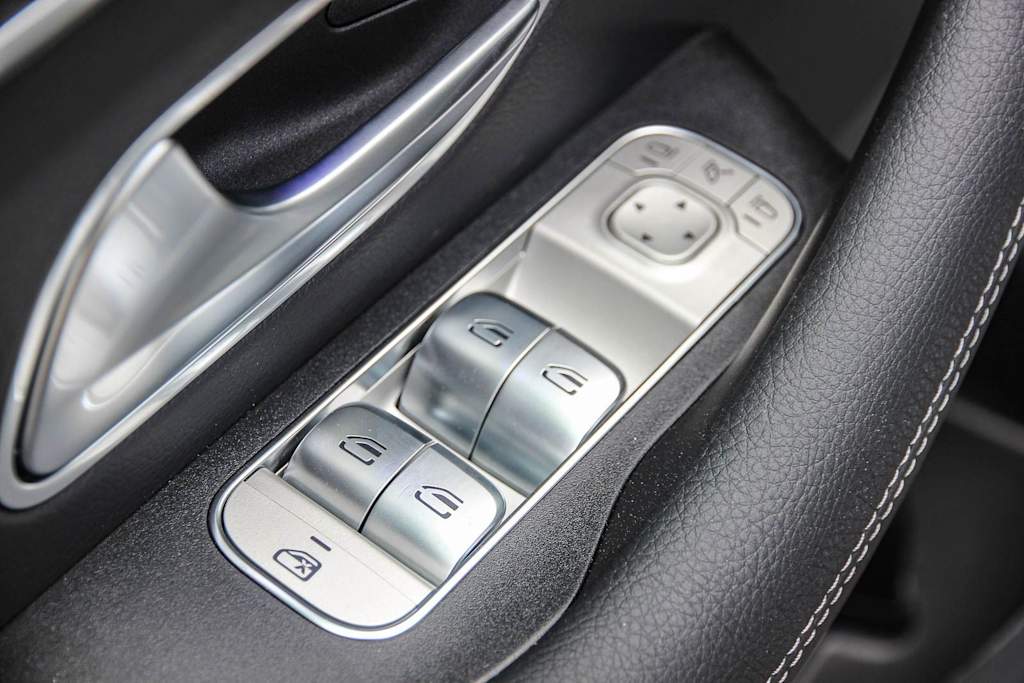 Thumbnail: 2026 Mercedes-Benz GLE - 24