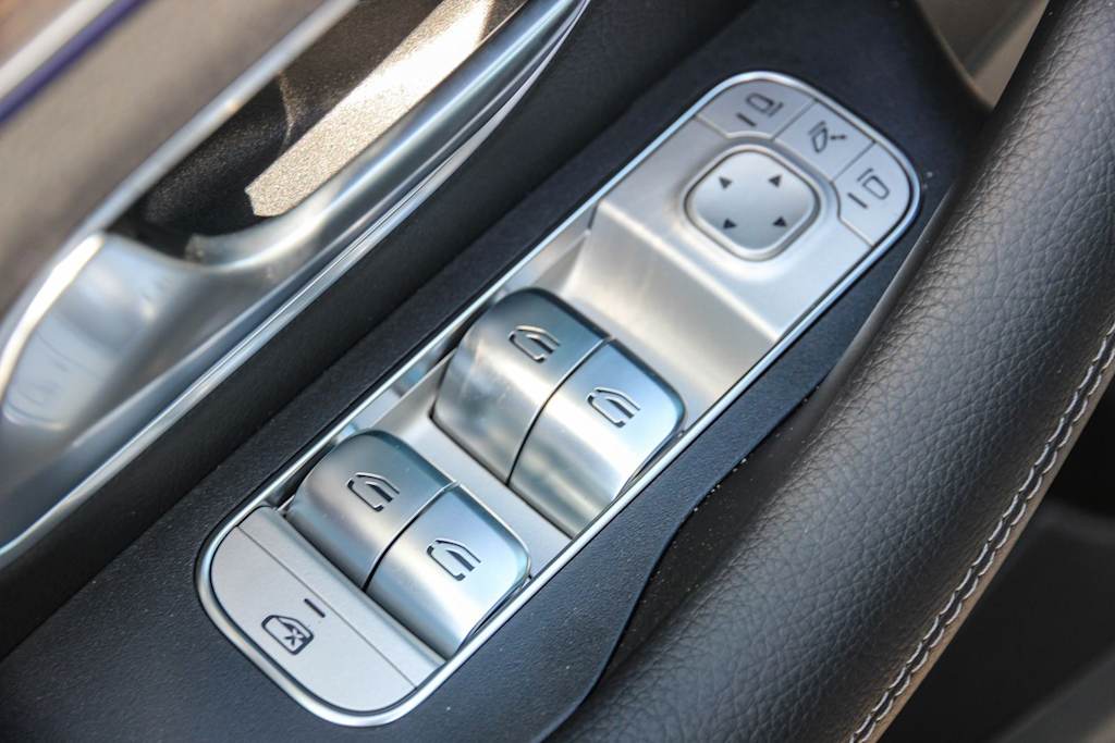 Thumbnail: 2026 Mercedes-Benz GLE - 24