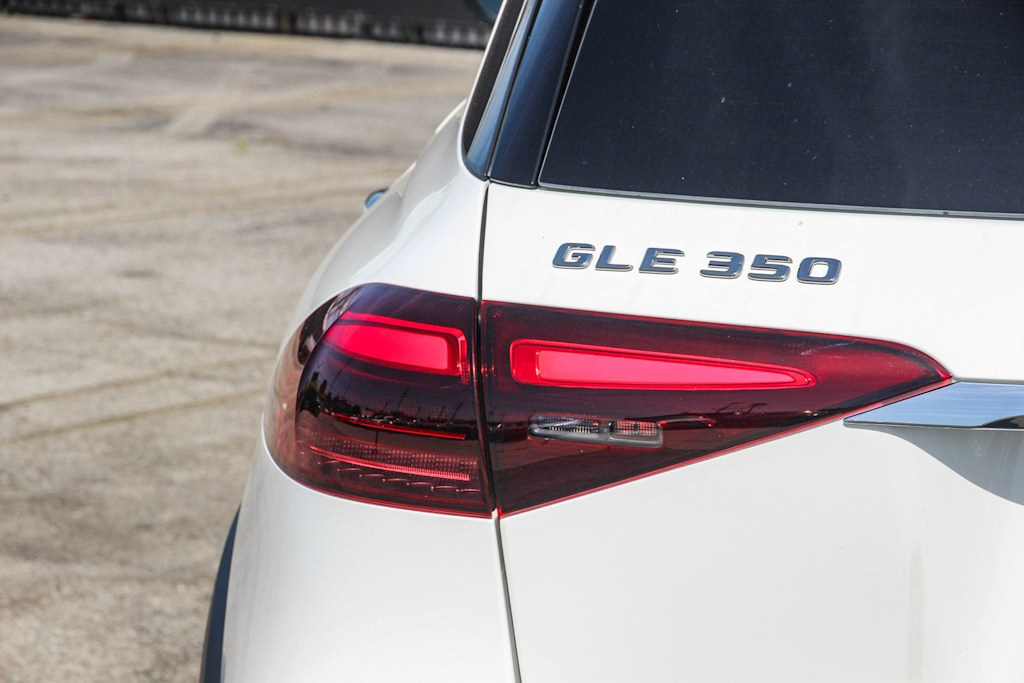 Thumbnail: 2026 Mercedes-Benz GLE - 18