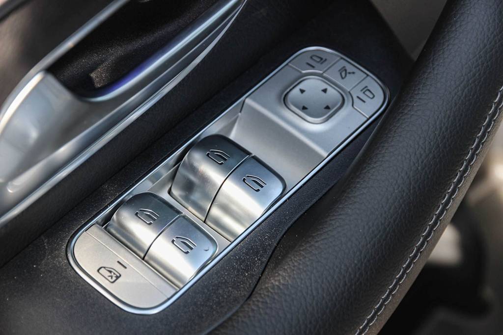 Thumbnail: 2026 Mercedes-Benz GLE - 24