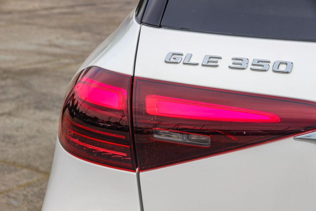 Thumbnail: 2026 Mercedes-Benz GLE - 18