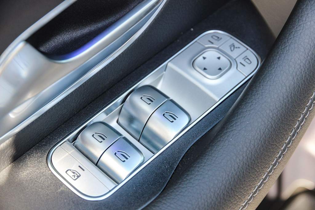 Thumbnail: 2026 Mercedes-Benz GLE - 24