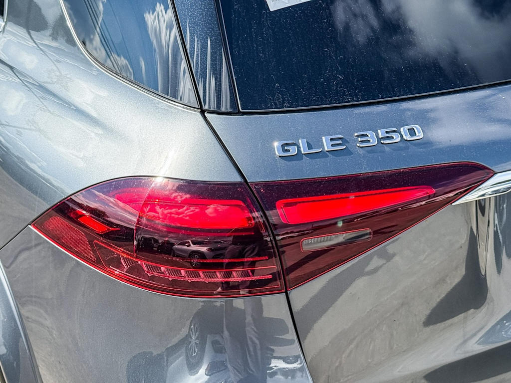 Thumbnail: 2025 Mercedes-Benz GLE - 17