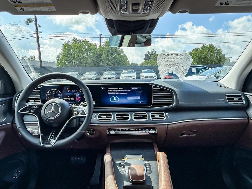 Thumbnail: 2025 Mercedes-Benz GLE - 2