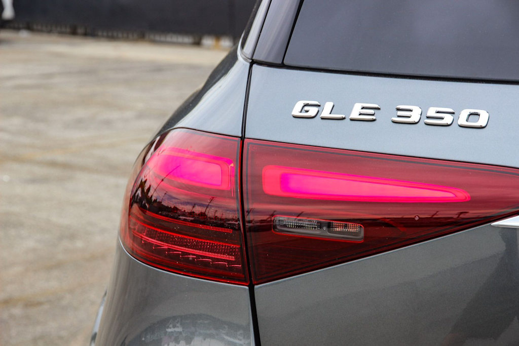Thumbnail: 2026 Mercedes-Benz GLE - 18