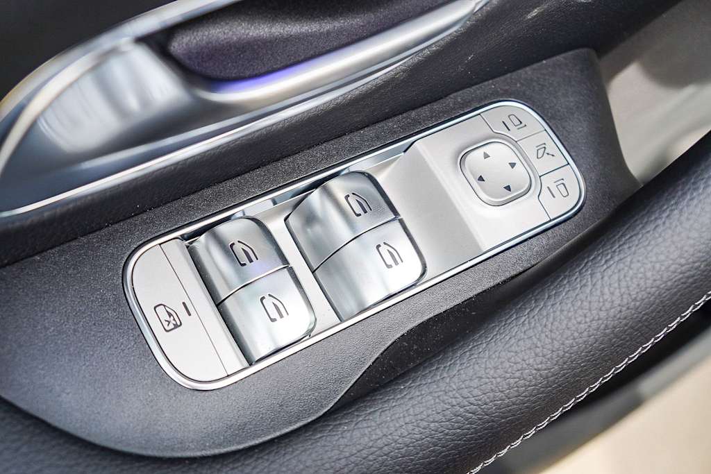 Thumbnail: 2026 Mercedes-Benz GLE - 25