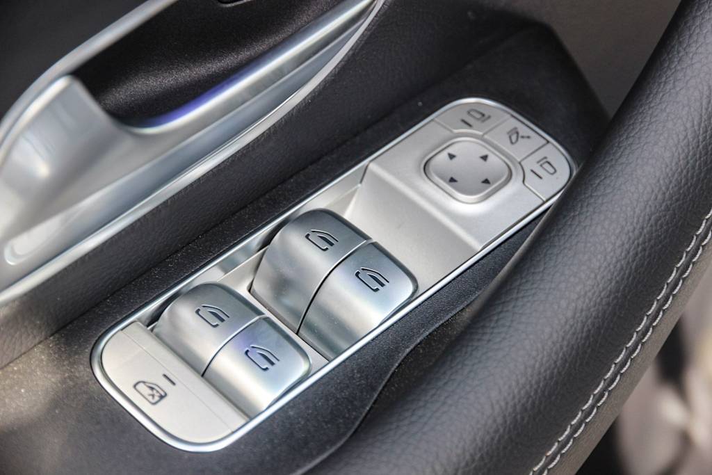 Thumbnail: 2026 Mercedes-Benz GLE - 24