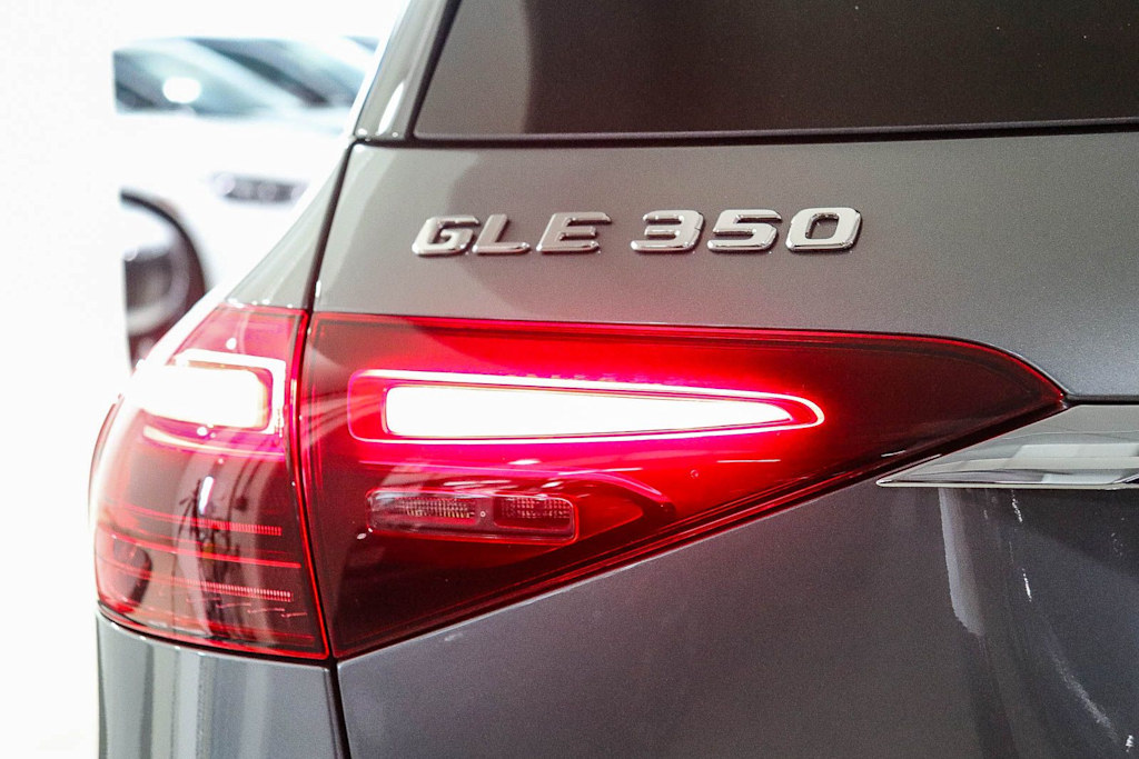 Thumbnail: 2026 Mercedes-Benz GLE - 21