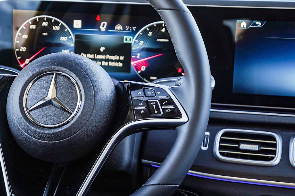 Thumbnail: 2026 Mercedes-Benz GLE - 24