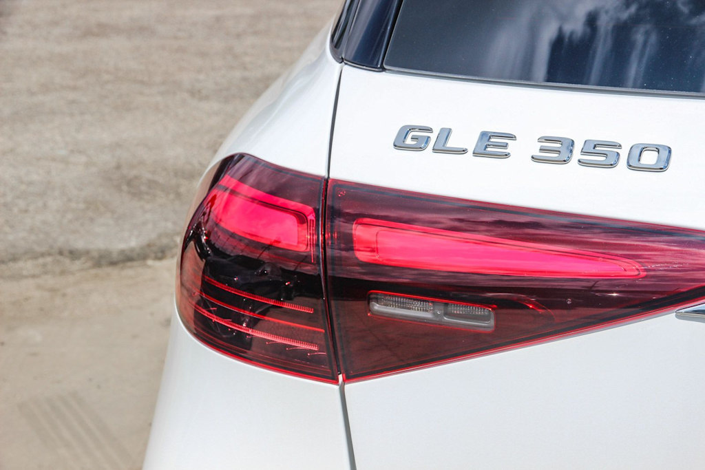 Thumbnail: 2026 Mercedes-Benz GLE - 18