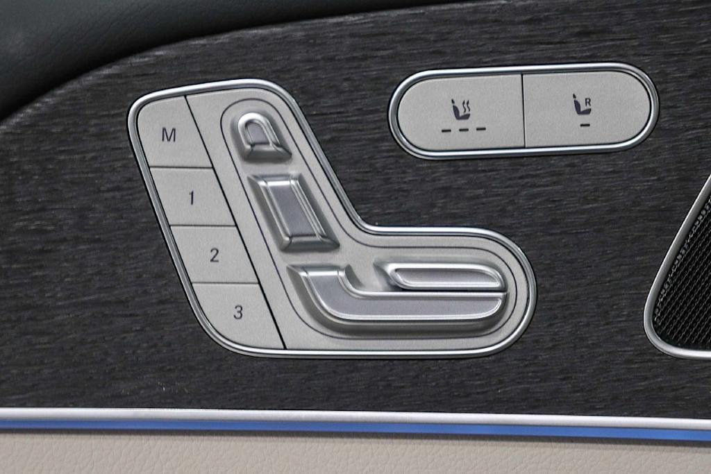 Thumbnail: 2026 Mercedes-Benz GLE - 26