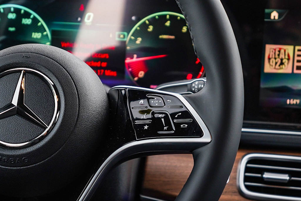 Thumbnail: 2026 Mercedes-Benz GLE - 26