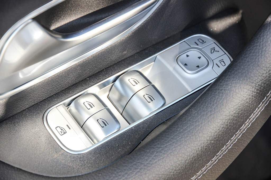 Thumbnail: 2026 Mercedes-Benz GLE - 24