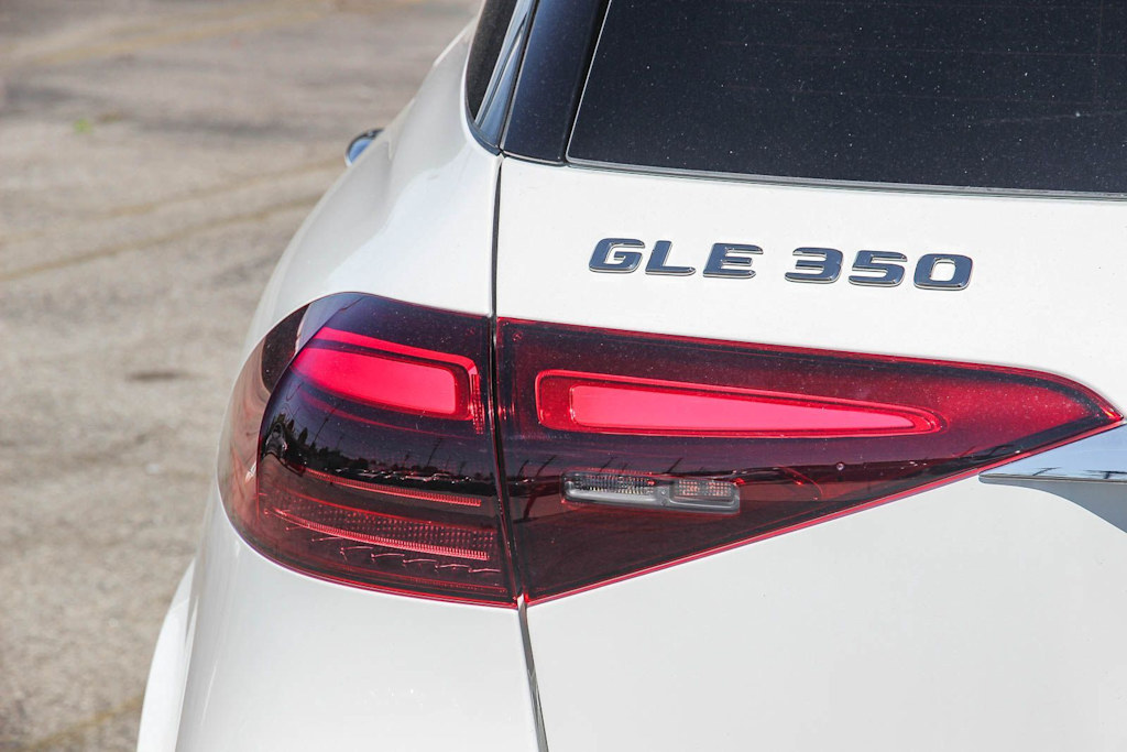 Thumbnail: 2026 Mercedes-Benz GLE - 18