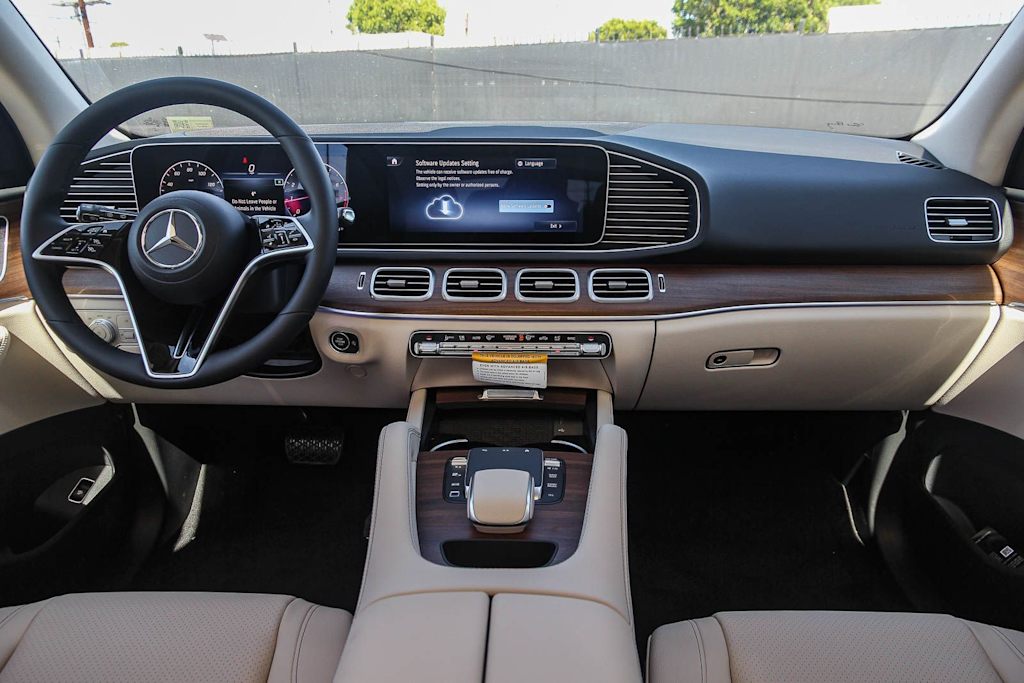 Thumbnail: 2026 Mercedes-Benz GLE - 2