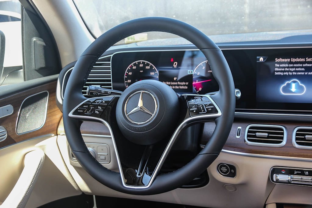 Thumbnail: 2026 Mercedes-Benz GLE - 9
