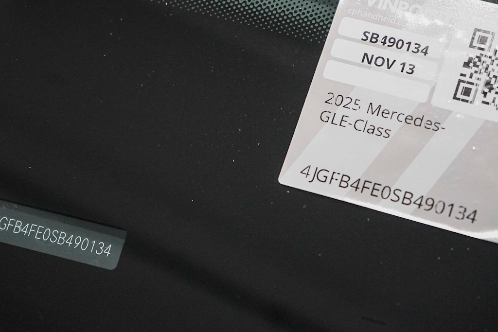 Thumbnail: 2025 Mercedes-Benz GLE - 14