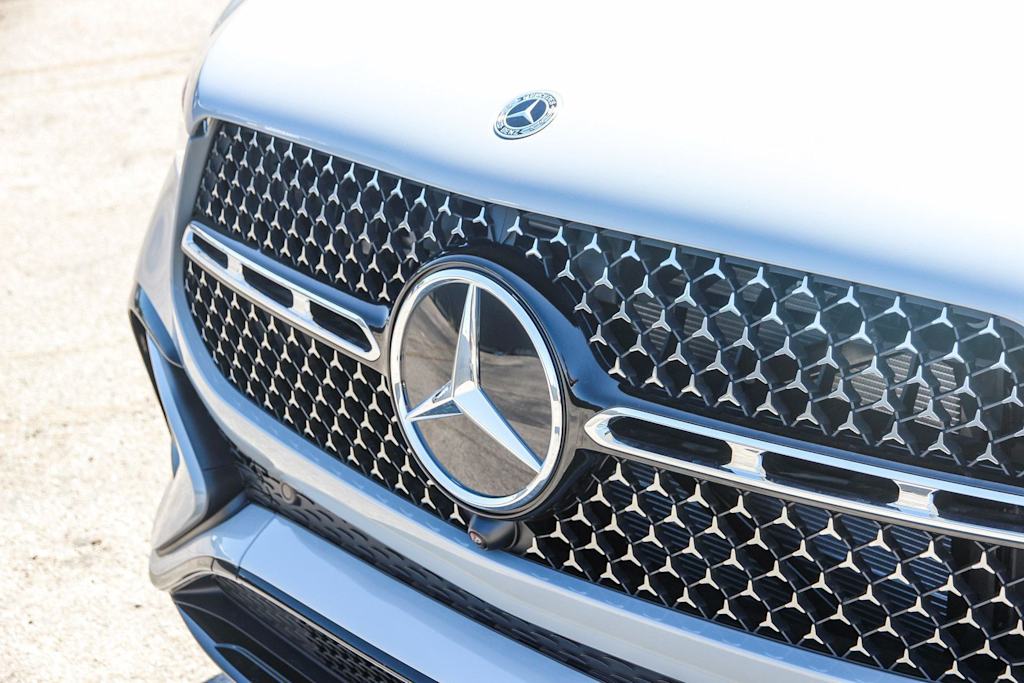 Thumbnail: 2026 Mercedes-Benz GLE - 6