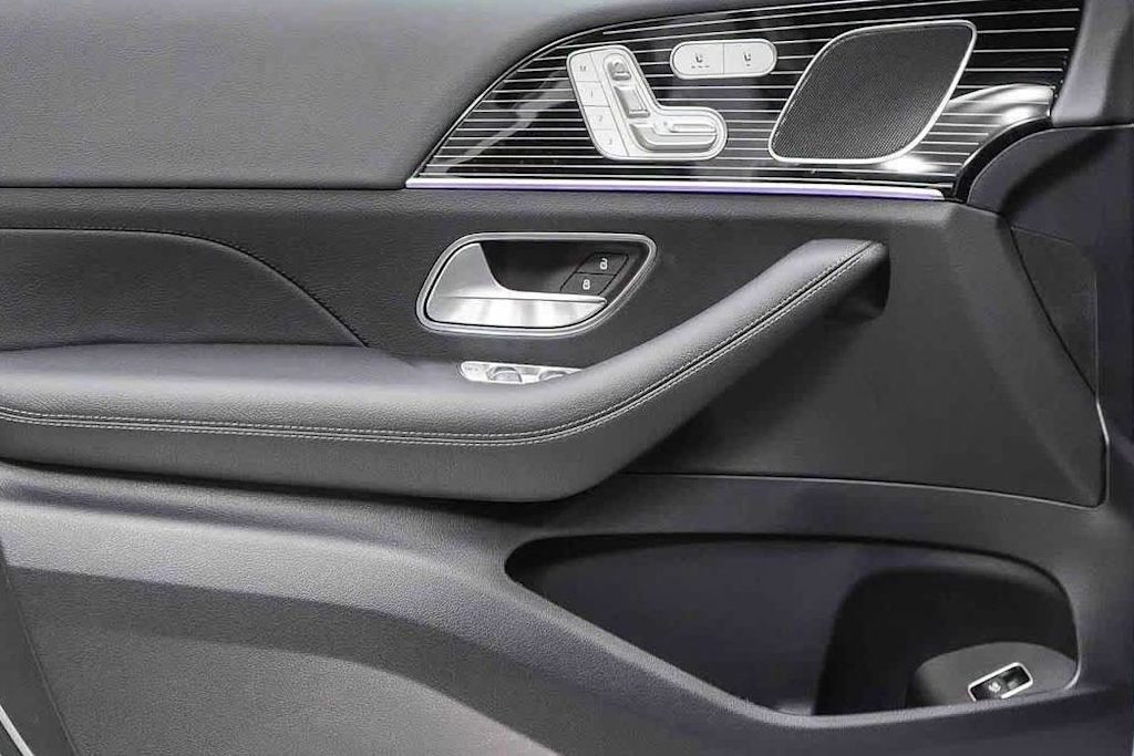 Thumbnail: 2026 Mercedes-Benz GLE - 30