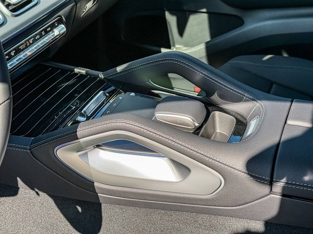 Thumbnail: 2025 Mercedes-Benz GLE - 14