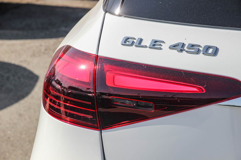 Thumbnail: 2026 Mercedes-Benz GLE - 19