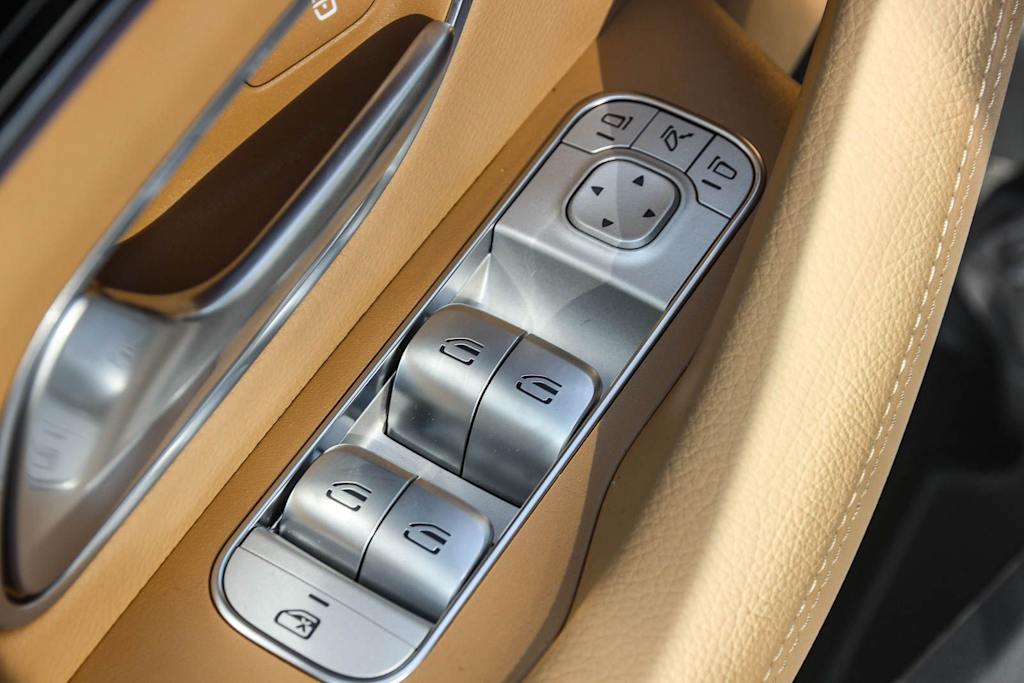 Thumbnail: 2026 Mercedes-Benz GLE - 24