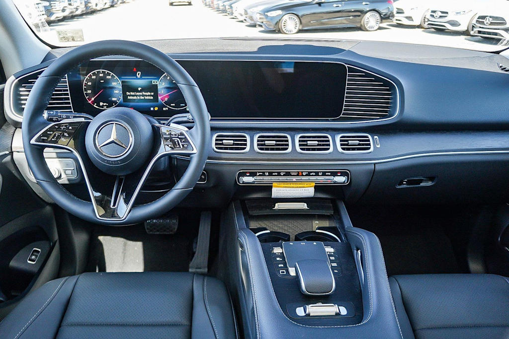 Thumbnail: 2026 Mercedes-Benz GLE - 2