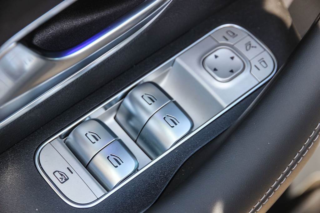 Thumbnail: 2026 Mercedes-Benz GLE - 24