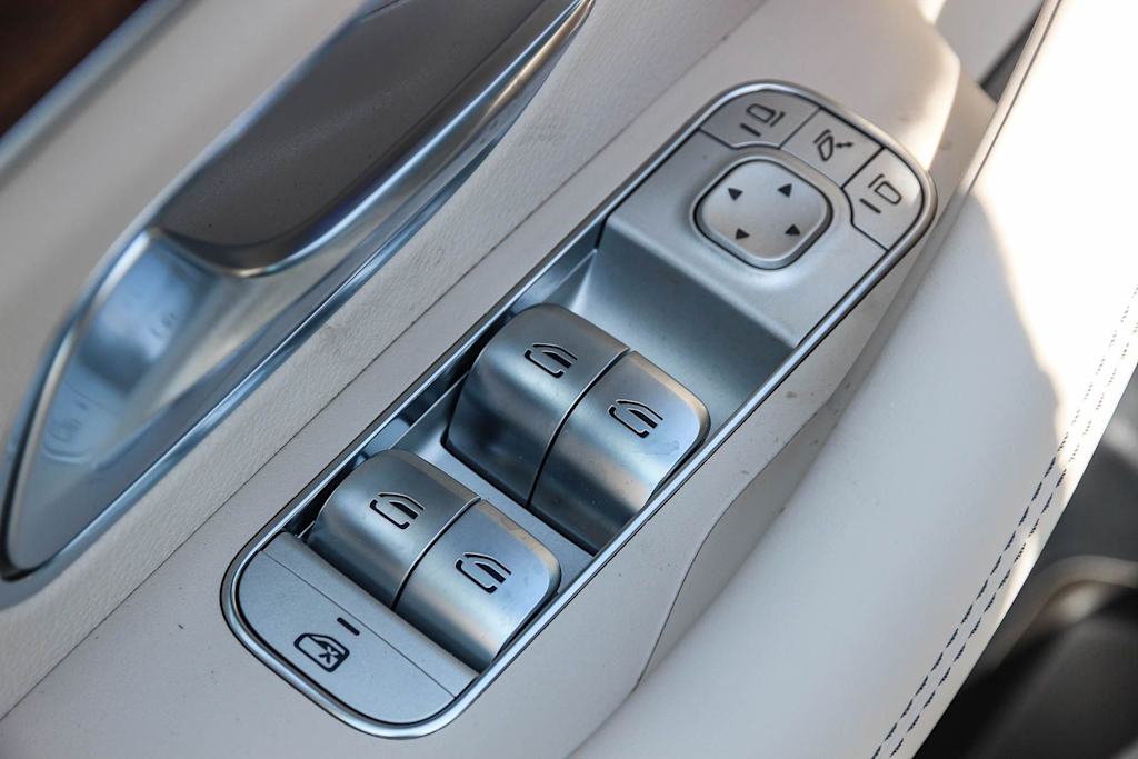 Thumbnail: 2026 Mercedes-Benz GLE - 24