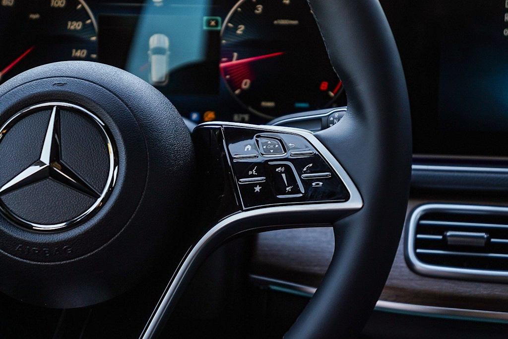 Thumbnail: 2026 Mercedes-Benz GLE - 24