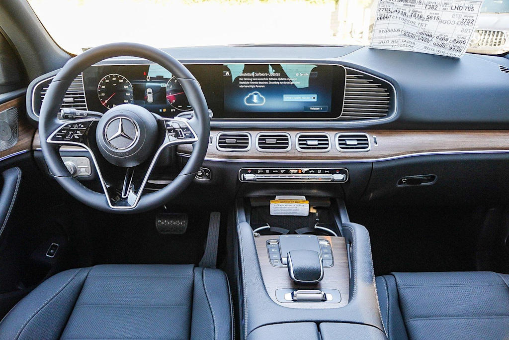 Thumbnail: 2026 Mercedes-Benz GLE - 2