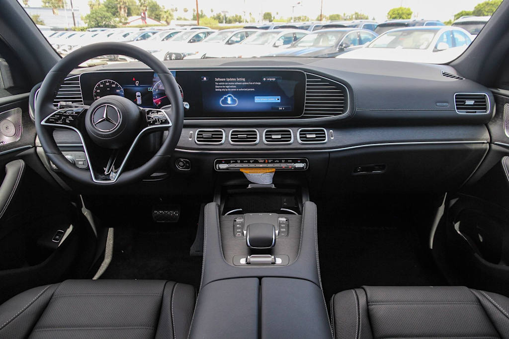 Thumbnail: 2026 Mercedes-Benz GLE - 2