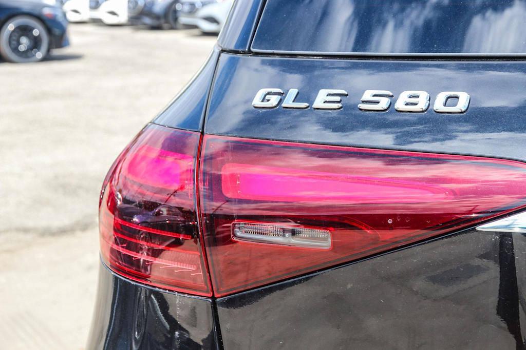 Thumbnail: 2026 Mercedes-Benz GLE - 18