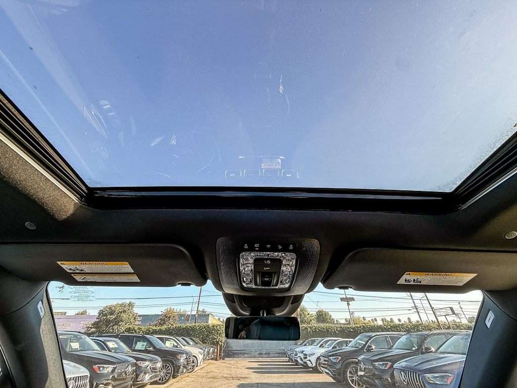 Thumbnail: 2025 Mercedes-Benz GLE - 21