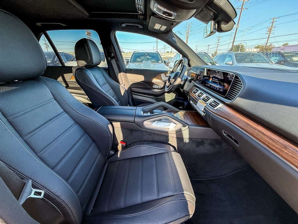 Thumbnail: 2025 Mercedes-Benz GLE - 9