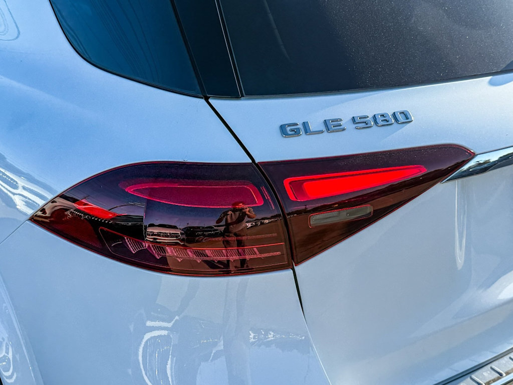 Thumbnail: 2025 Mercedes-Benz GLE - 17